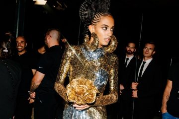 Tom Ford's Riff on “Futuristic '80s” Beauty for Spring Included a  Museum-Worthy Hair Sculpture | Vogue